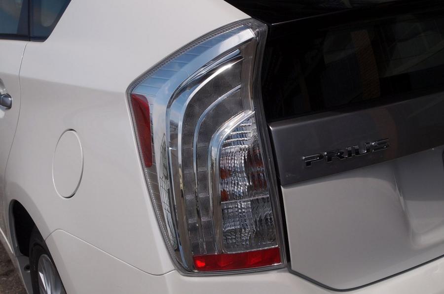  Toyota Prius Plug-In Hybrid 2012 года  (фото 65 из 75)